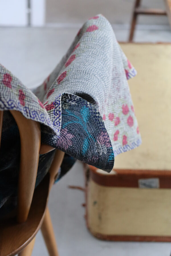 Vintage kantha / V01 Gray  マルチカバー　 - 画像 (6)