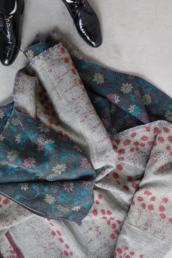 Vintage kantha / V01 Gray  マルチカバー　 - 画像 (2)